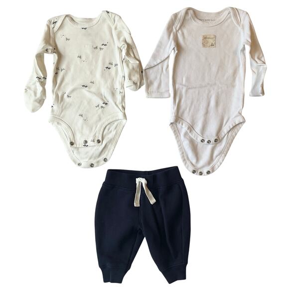 Set of 3 Carter’s Baby Boy Girl Clothes Shirts and Pants White Blue size 0-3M - Picture 1 of 8